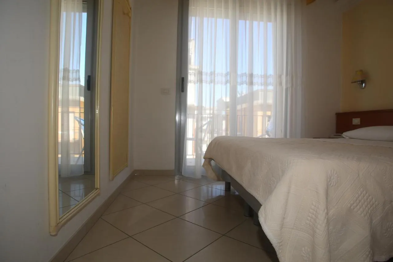 Hotel Feldberg Rimini 3*,  İtalya