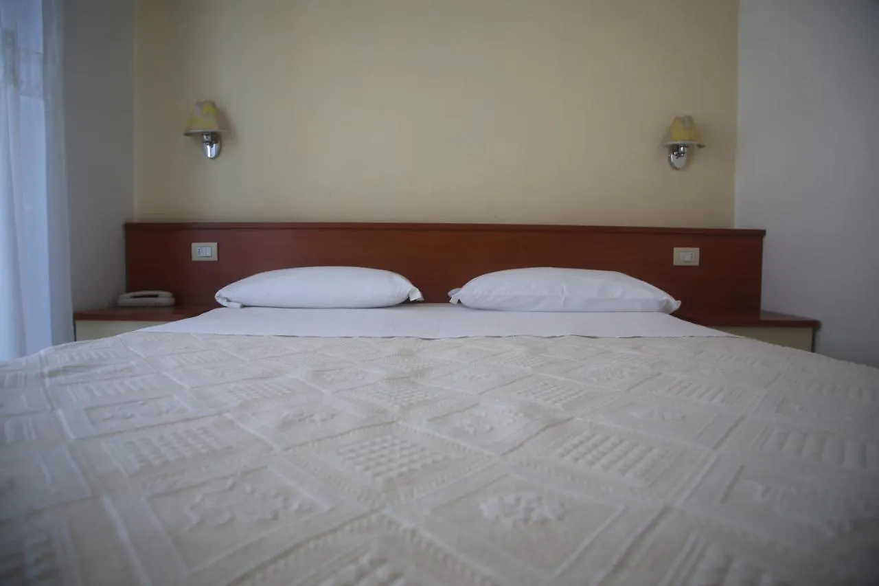 Hotel Feldberg Rimini 3*,